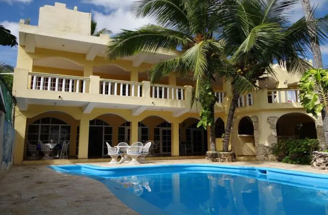 Hotel El Viejo Pirata Boca de Yuma pool